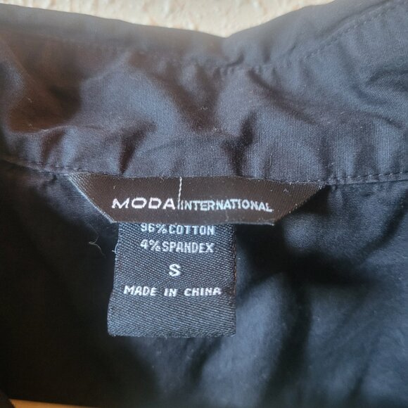 Moda International women's button down black long sleeve shirt. Small. - Picture 2 of 6